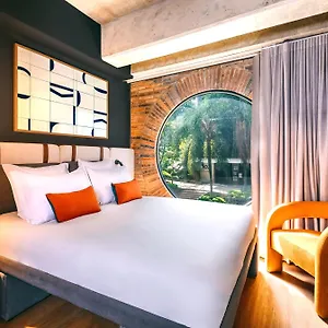 4* Hotel Tribe
