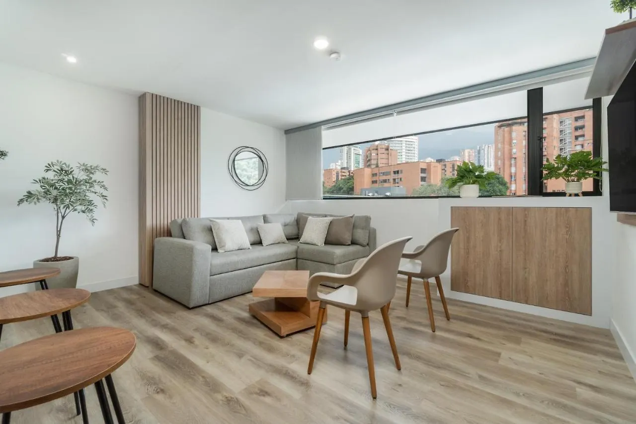 Apartamentos Go Living & Suites By Housy Host Medellín 0*,