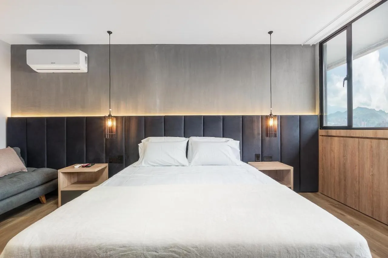 Apartamentos Go Living & Suites By Housy Host Medellín 0*,