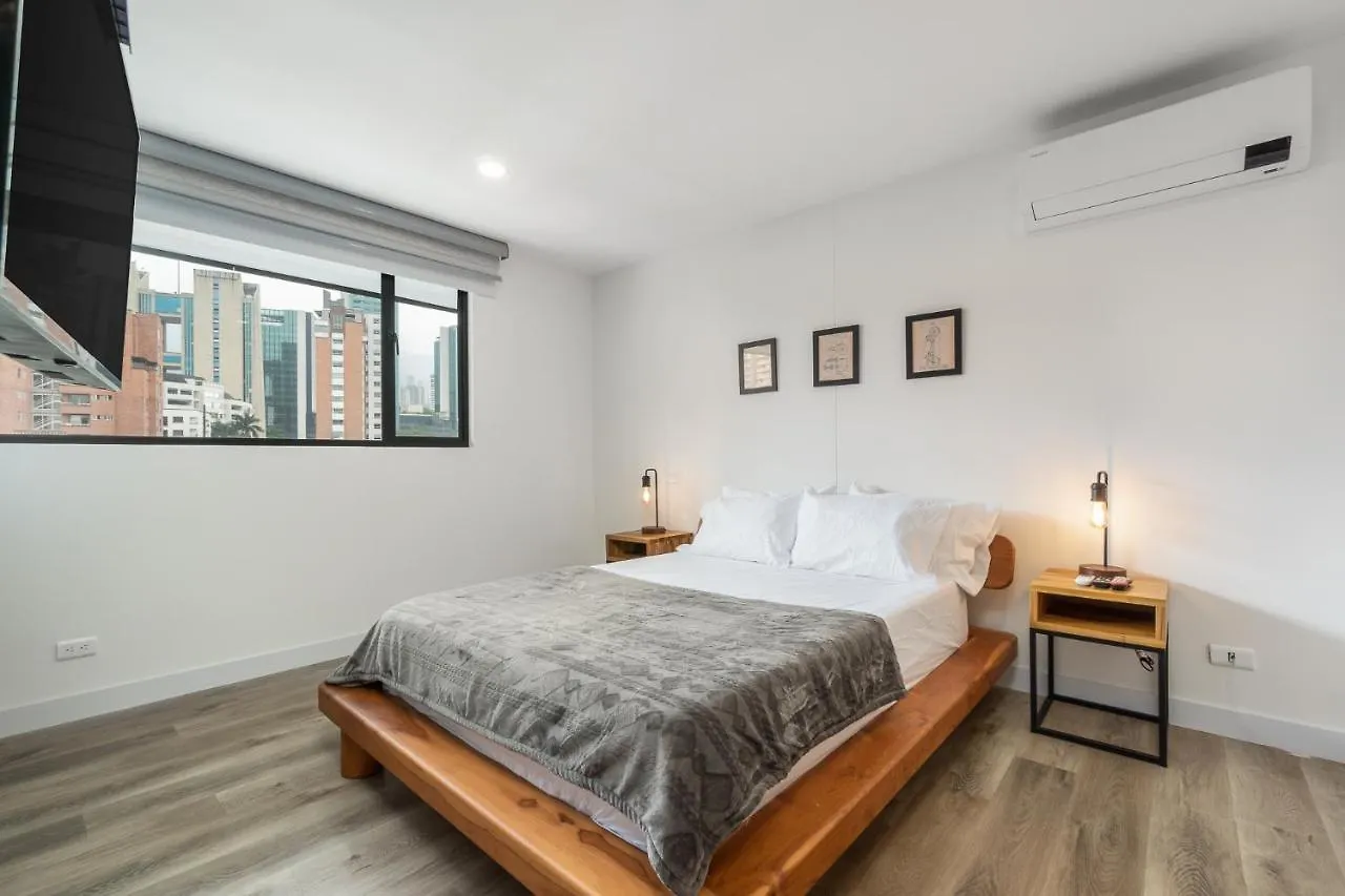 Apartamentos Go Living & Suites By Housy Host Medellín 0*,