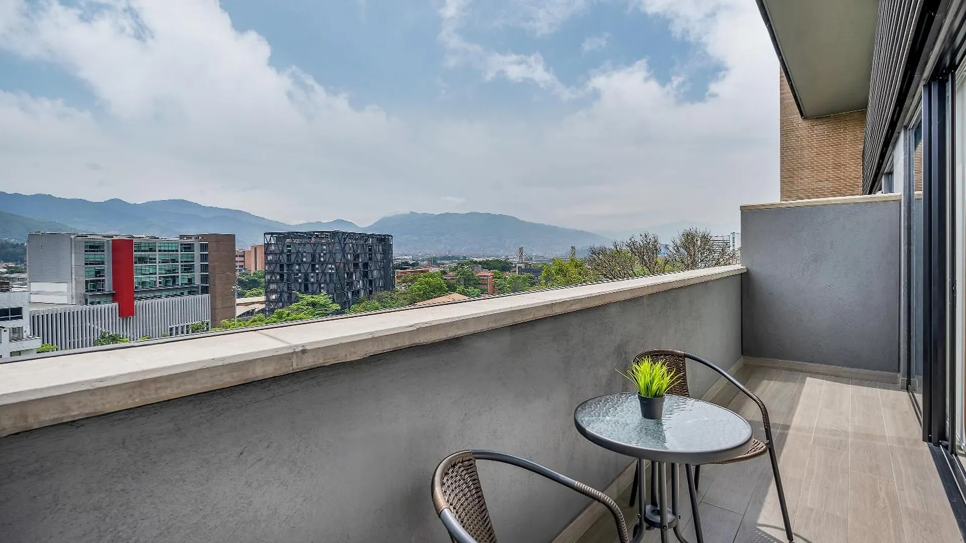 Apartamentos Go Living & Suites By Housy Host Medellín 0*,  Colômbia