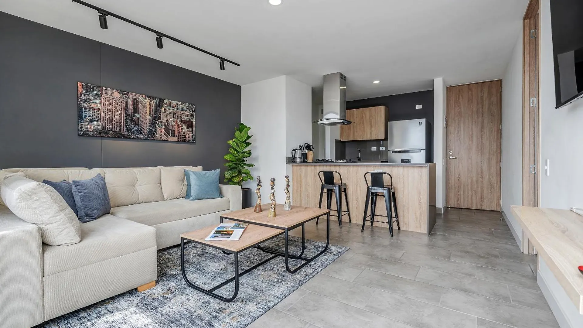 Apartamentos Go Living & Suites By Housy Host Medellín 0*,