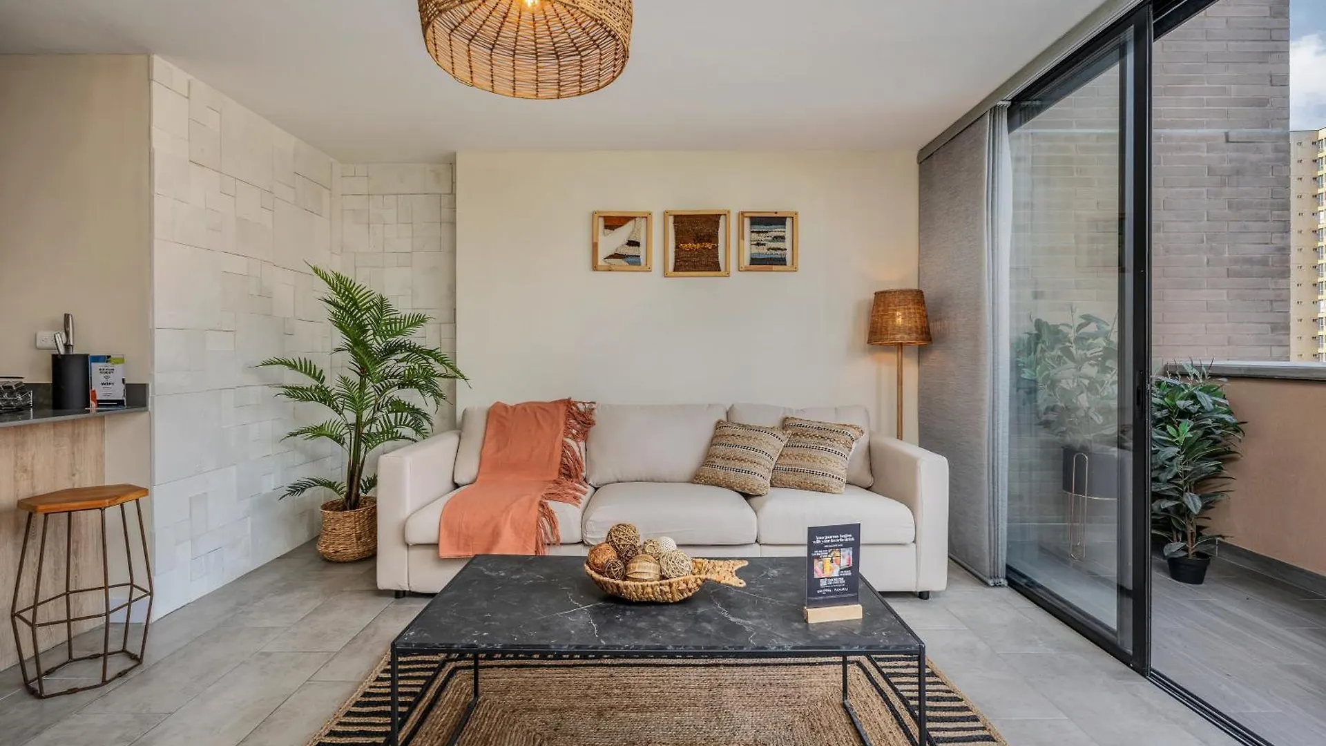 Apartamentos Go Living & Suites By Housy Host Medellín Colômbia